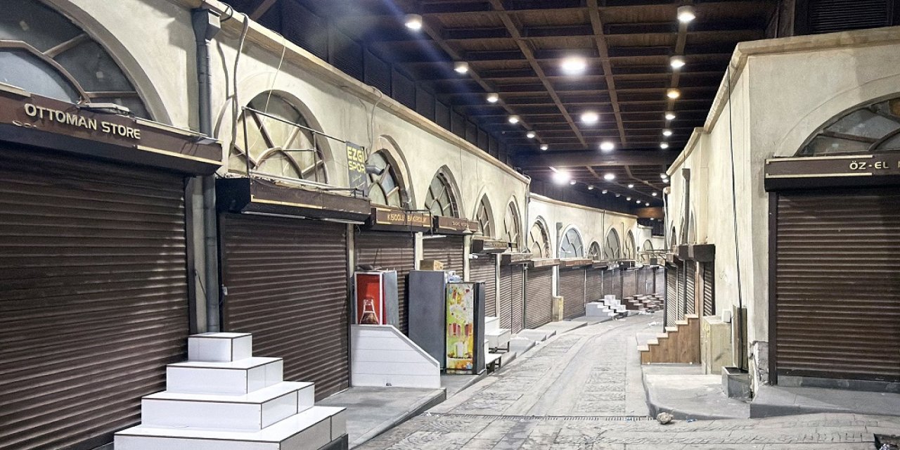 Asırlık Çarşıda Aydınlatmalar Baştan Aşağı Yenileniyor...