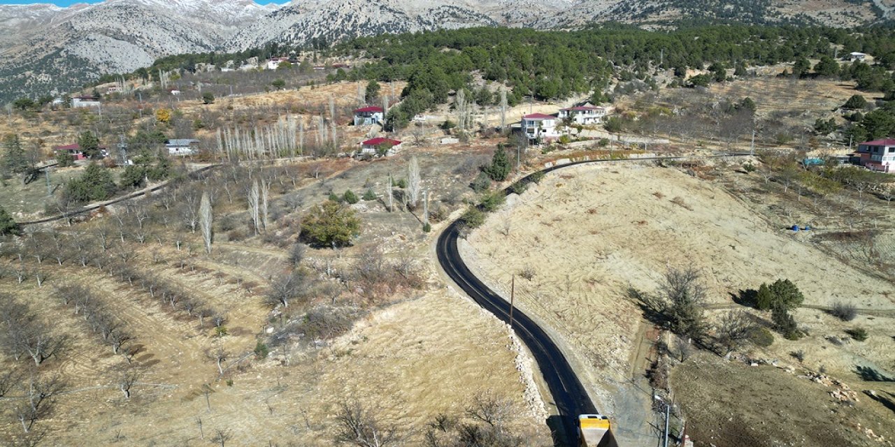 Kabasakal’da Sathi Kaplama Çalışmaları Hızla İlerliyor