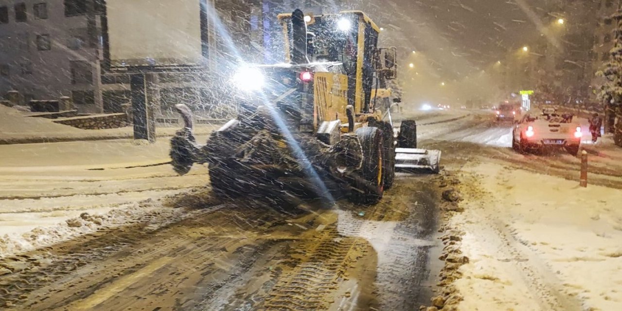 Yoğun Kar Yağışına Büyükşehir’den Anında Müdahale