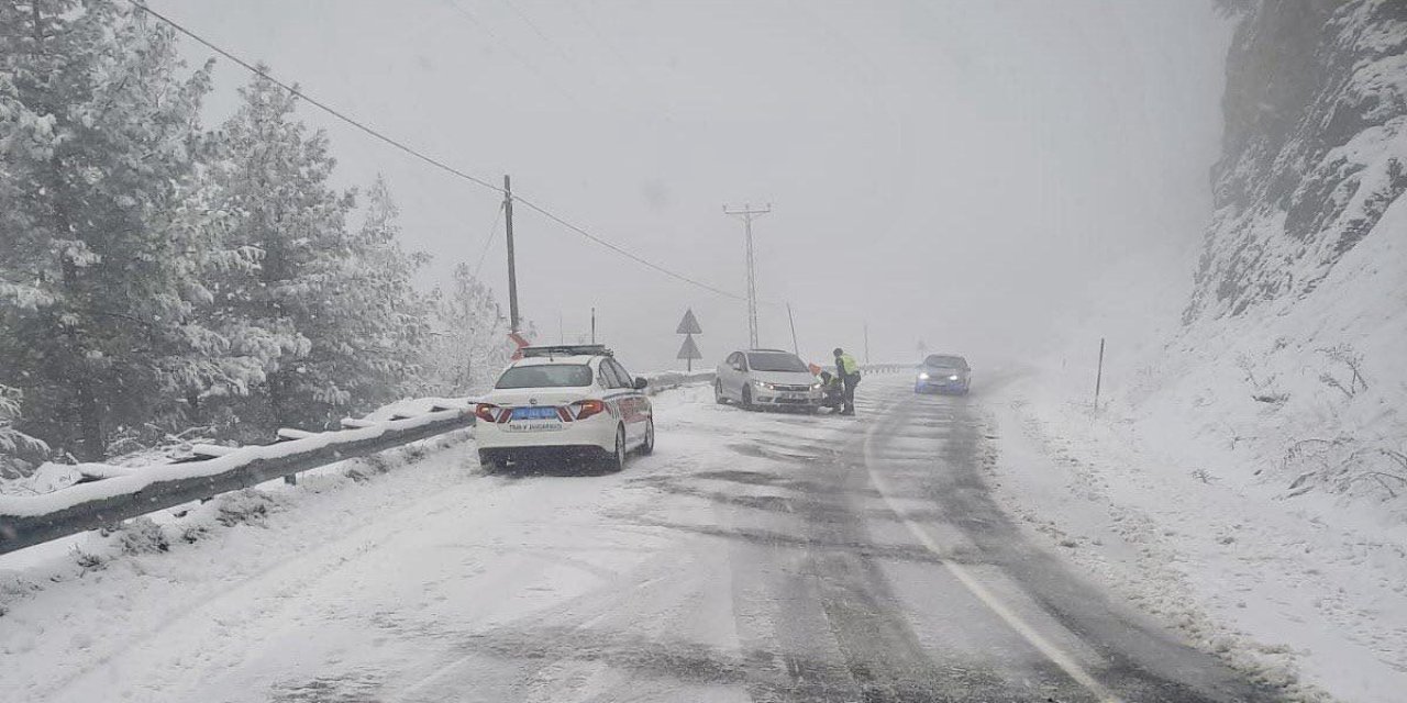 Kahramanmaraş-Kayseri yolu ulaşıma kapandı  