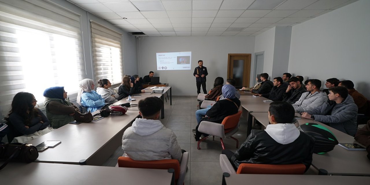 Bilinçli Gençlik İçin Örnek Buluşma!