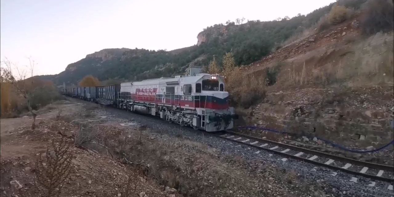 Kahramanmaraş’ta Demiryolu Hattı Yeniden Hizmete Açıldı: Tren Sesleri Geri Döndü 