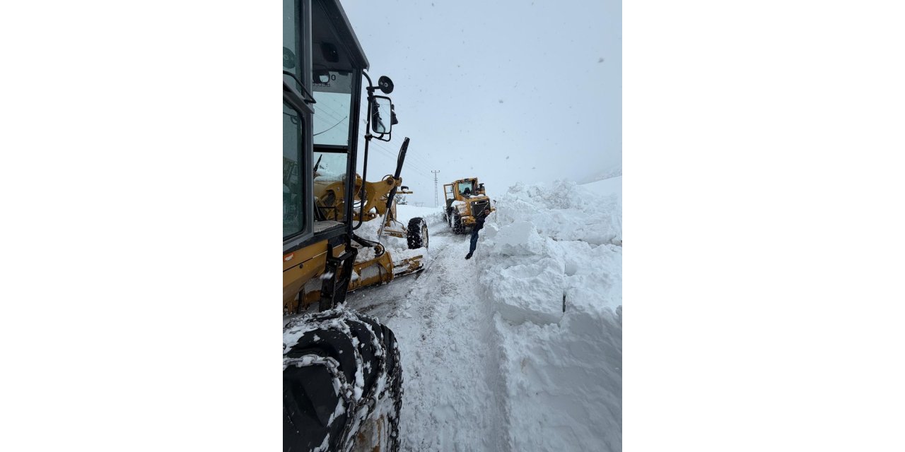Onikişubat Belediyesi’nden kırsalda kesintisiz ulaşım için 7/24 karla mücadele