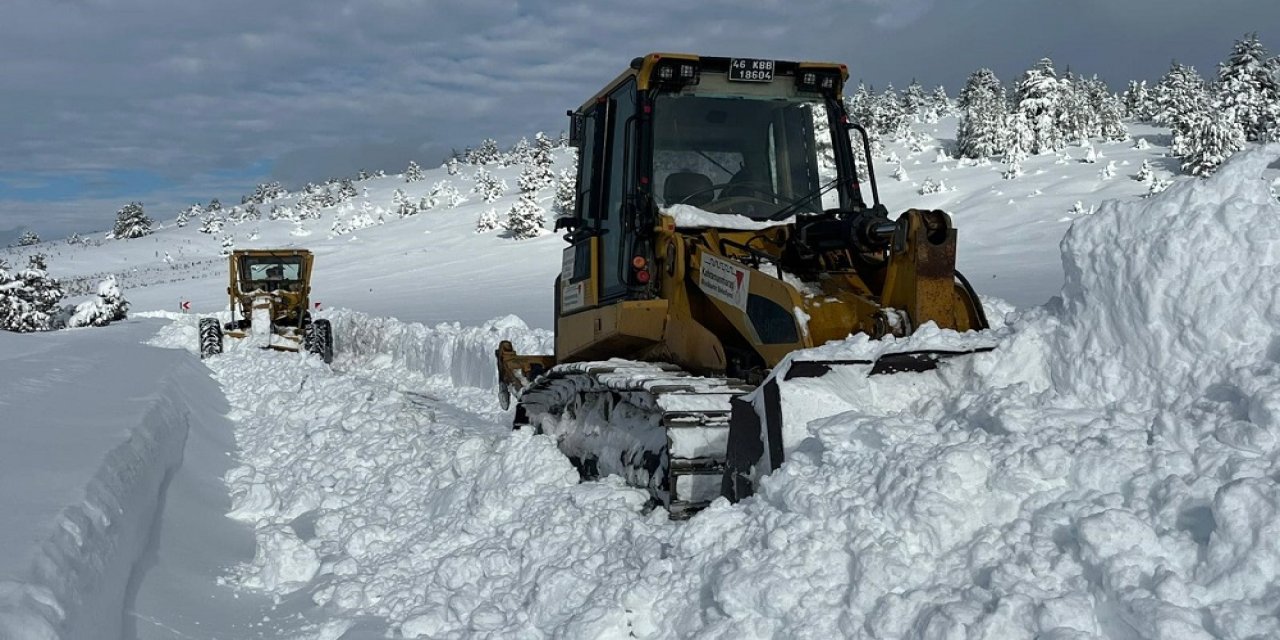 Kırsalda Karla Mücadele Kesintisiz Sürüyor