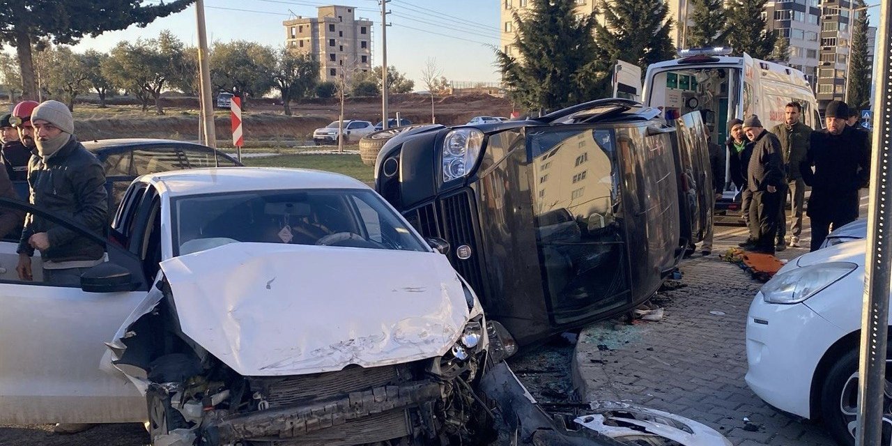 Kahramanmaraş’ta Çift Taraflı Trafik Kazası: 3 Yaralı