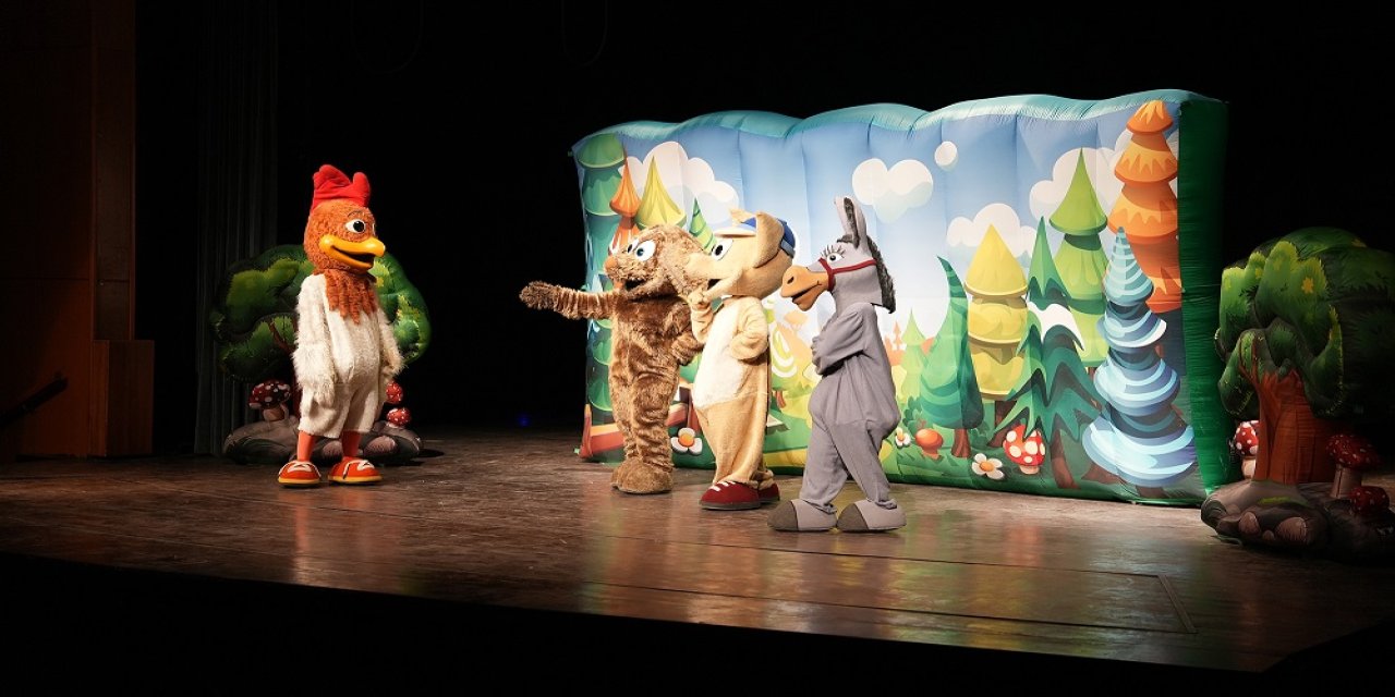 “Bremen Mızıkacıları” gösterisi çocuklarla buluştu