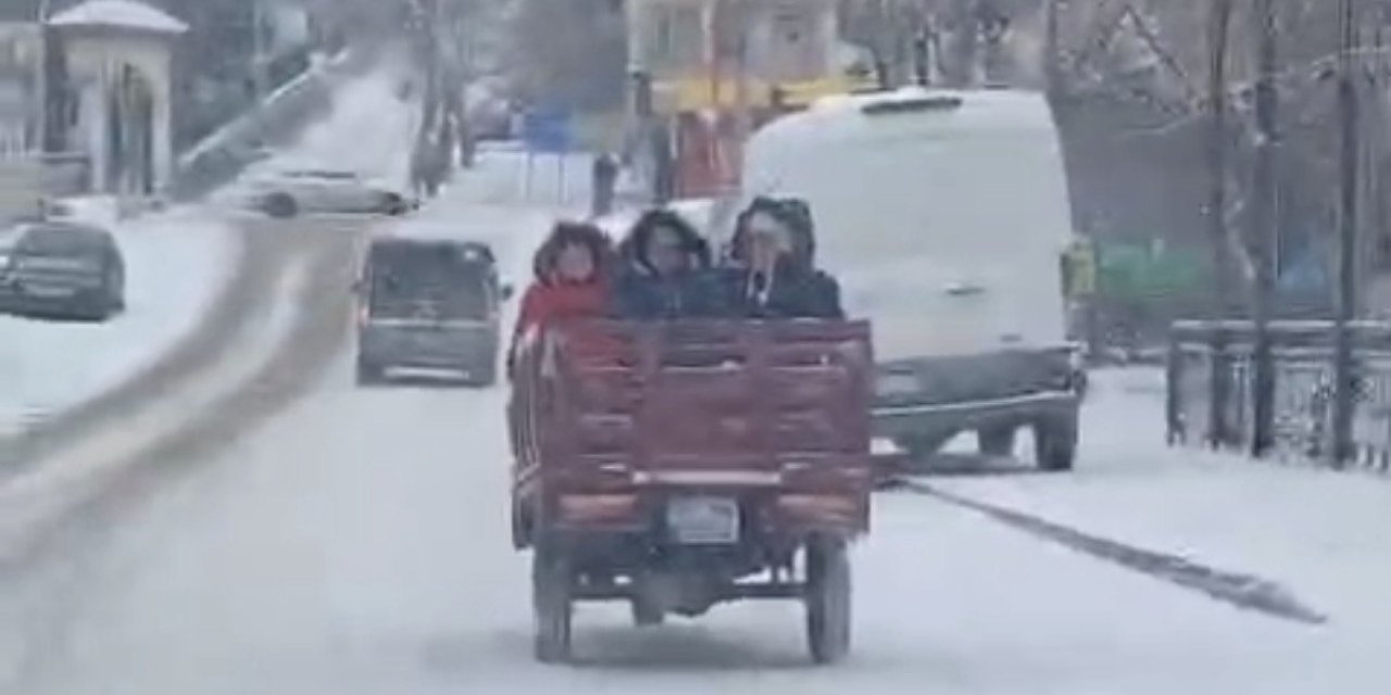 Elbistan’da Yoğun Kar Yağışı Hayatı Olumsuz Etkiledi