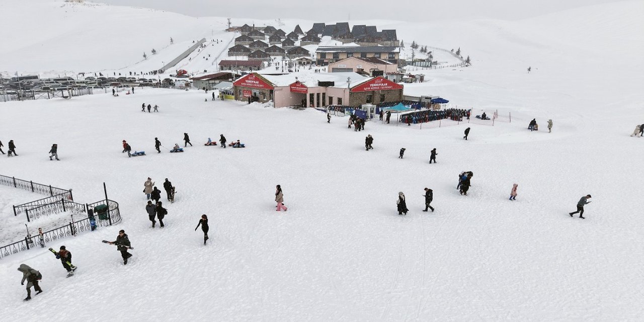 Akdeniz’in Kayak Merkezi Yedikuyular’a Yoğun İlgi
