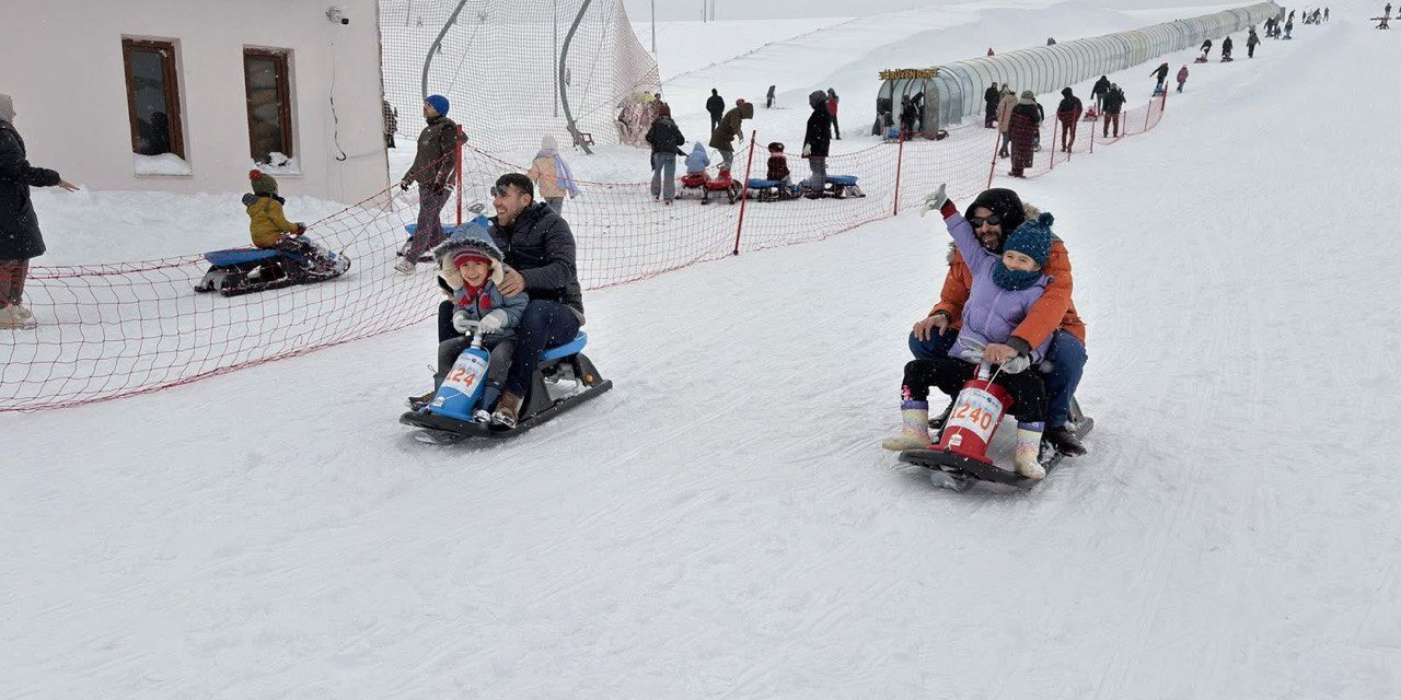 Yedikuyular Kayak Merkezi’nde Hafta Sonu Yoğunluğu
