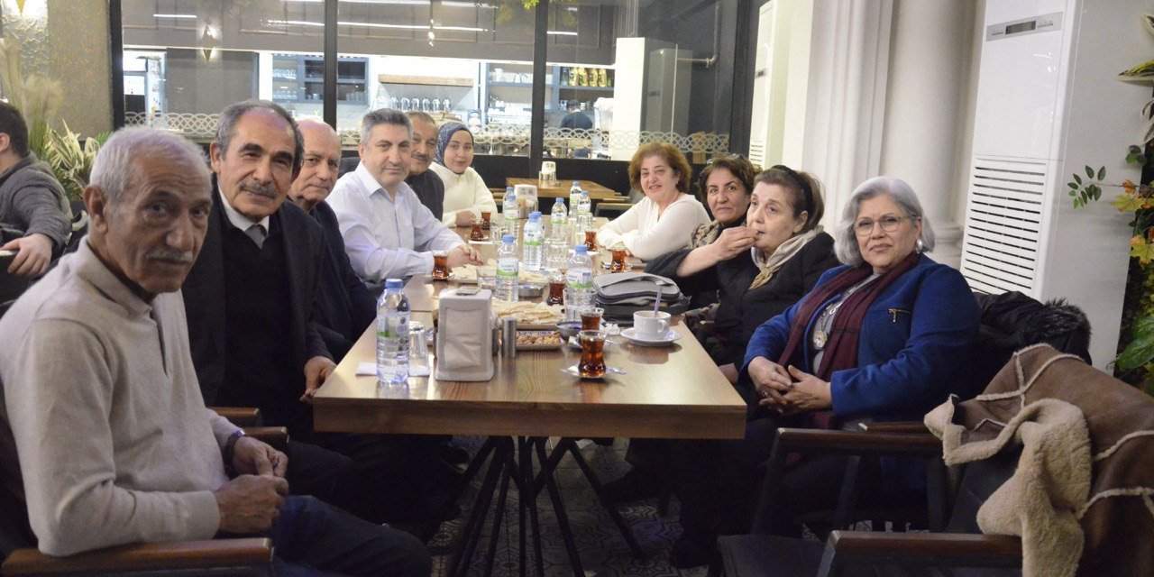 Sanatçı Cemile Sönmez’den 30 Yıl Sonra Sürpriz Buluşma