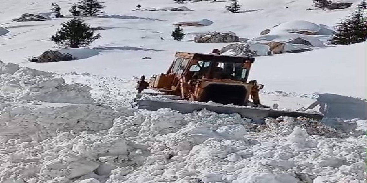 Kırsalda Karla Mücadele Sürüyor