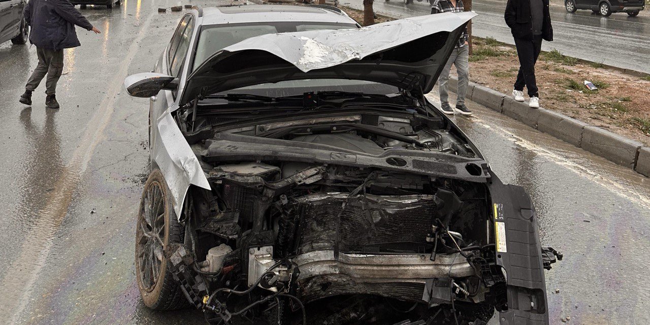 Kahramanmaraş’ta kontrolden çıkan otomobil ağaca çarptı: 1 yaralı 