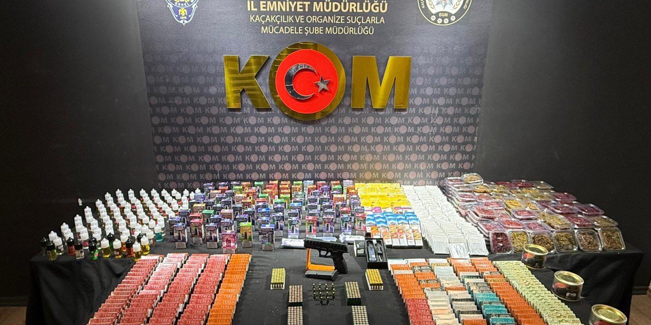 Kahramanmaraş’ta Kaçak Tütün ve Silah Ele Geçirildi