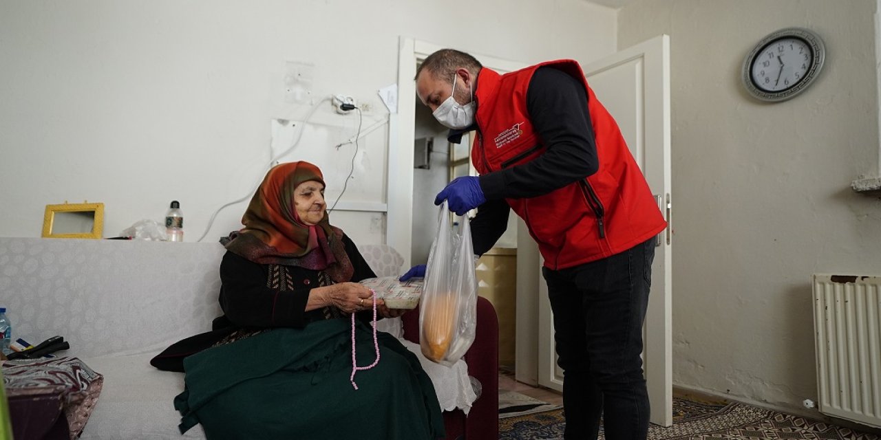 Ramazan’da Ulu Çınarlar Unutulmadı