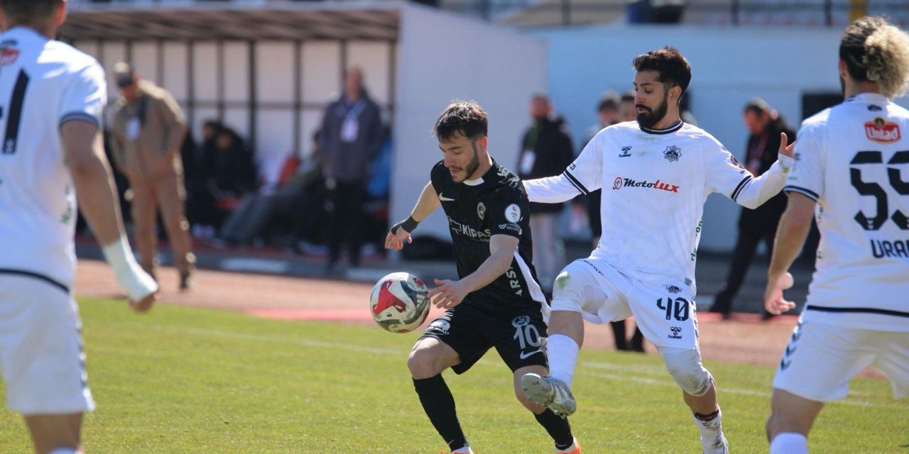 Akedaş İstiklalspor Deplasmanda Mağlup Oldu