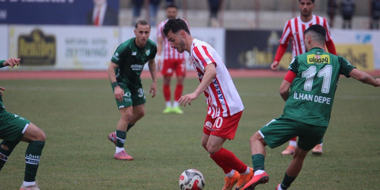 Akedaş İstiklalspor, Lider Bursaspor ile Berabere Kaldı