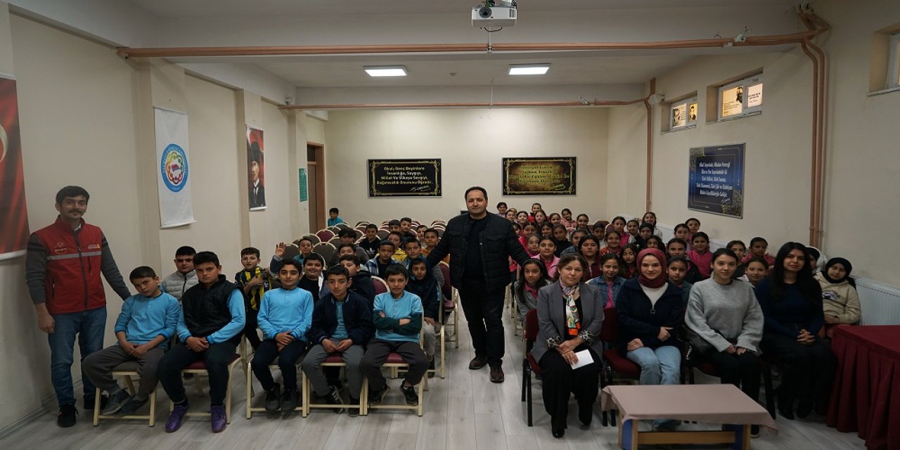 Halk Sağlığı İçin Okullarda Bilinçlendirme Atağı