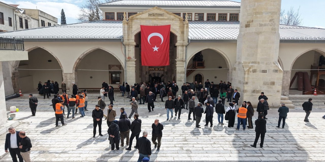 Ulu Camii ve Boğazkesen Camii İbadete Açıldı