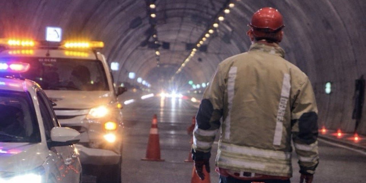 Tünelde faciadan dönüldü, üniversite yolunda kaza: 2 yaralı
