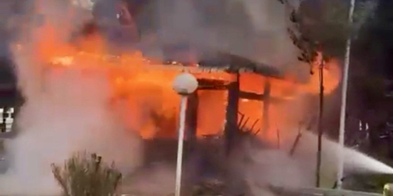 Kahramanmaraş’ta baraka yangını korkuttu 