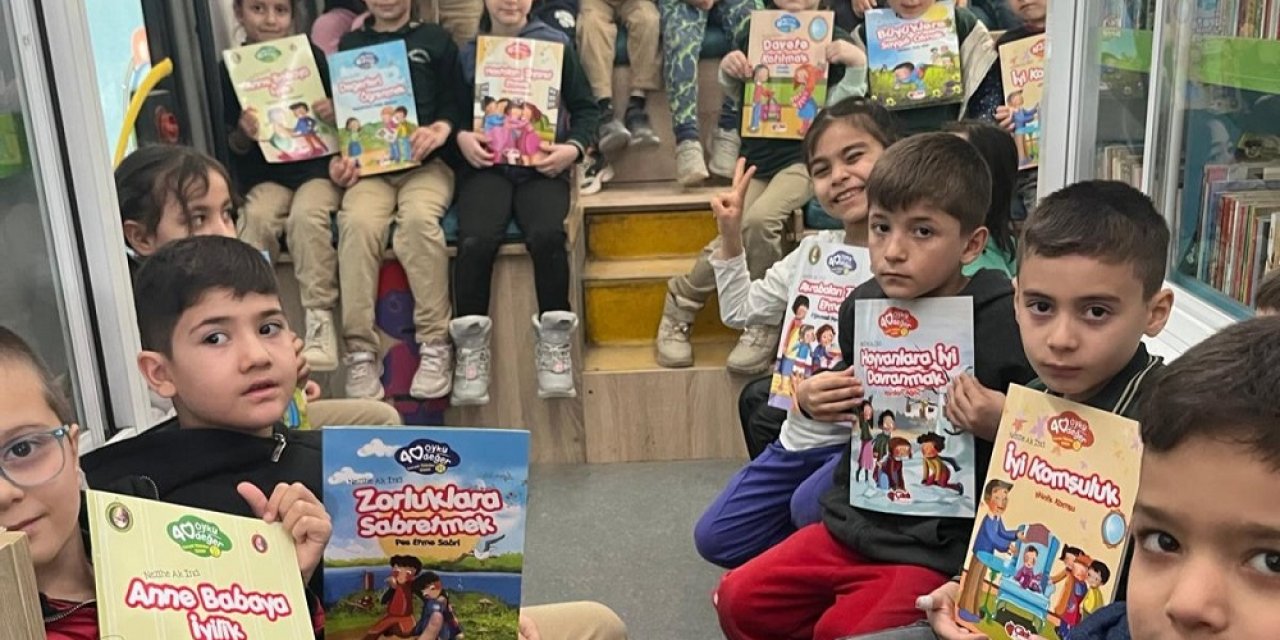 Mobil Kütüphane Mart’ta Yüzlerce Çocuğa Ulaştı