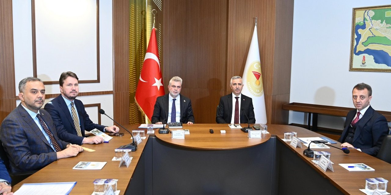 Vali Ünlüer ve Başkan Görgel, Altyapı Firmaları ile Toplantı Gerçekleştirdi