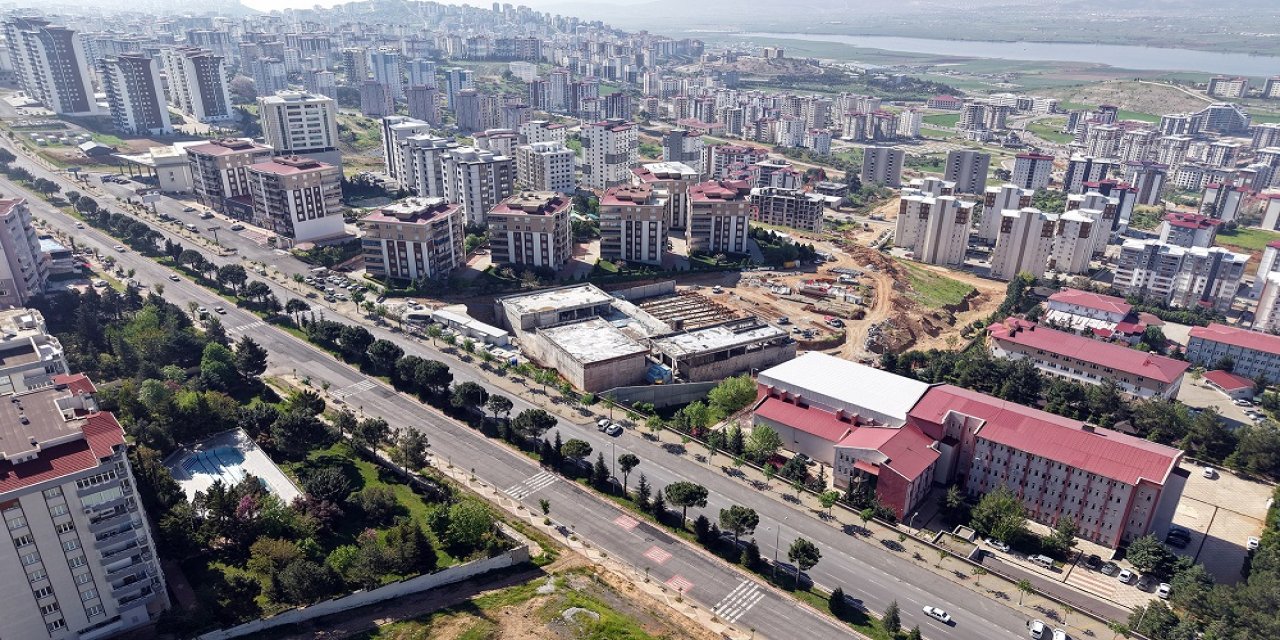Kahramanmaraş’ın Yeni Nesil Gençlik ve Spor Kompleksi Hızla Yükseliyor