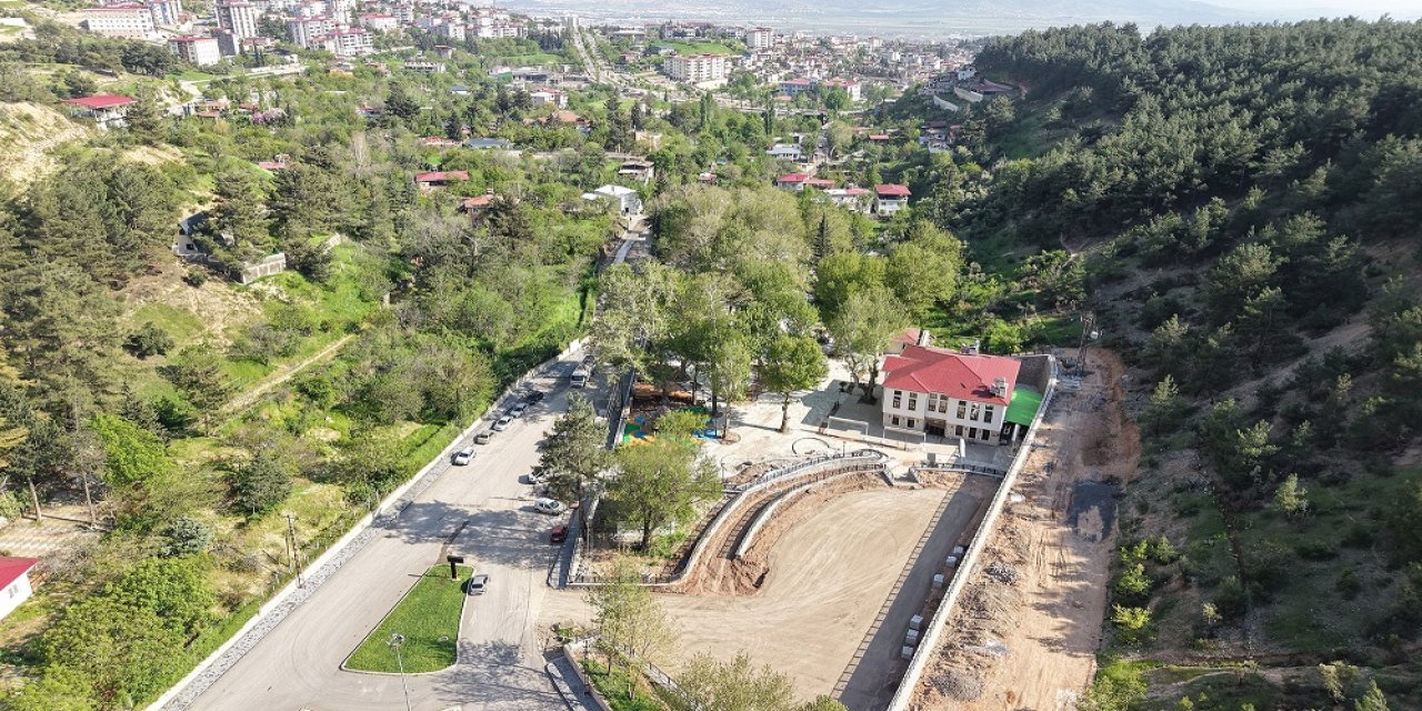 Çınaraltı Sosyal Tesisleri’nde Son Hazırlıklar Yapılıyor