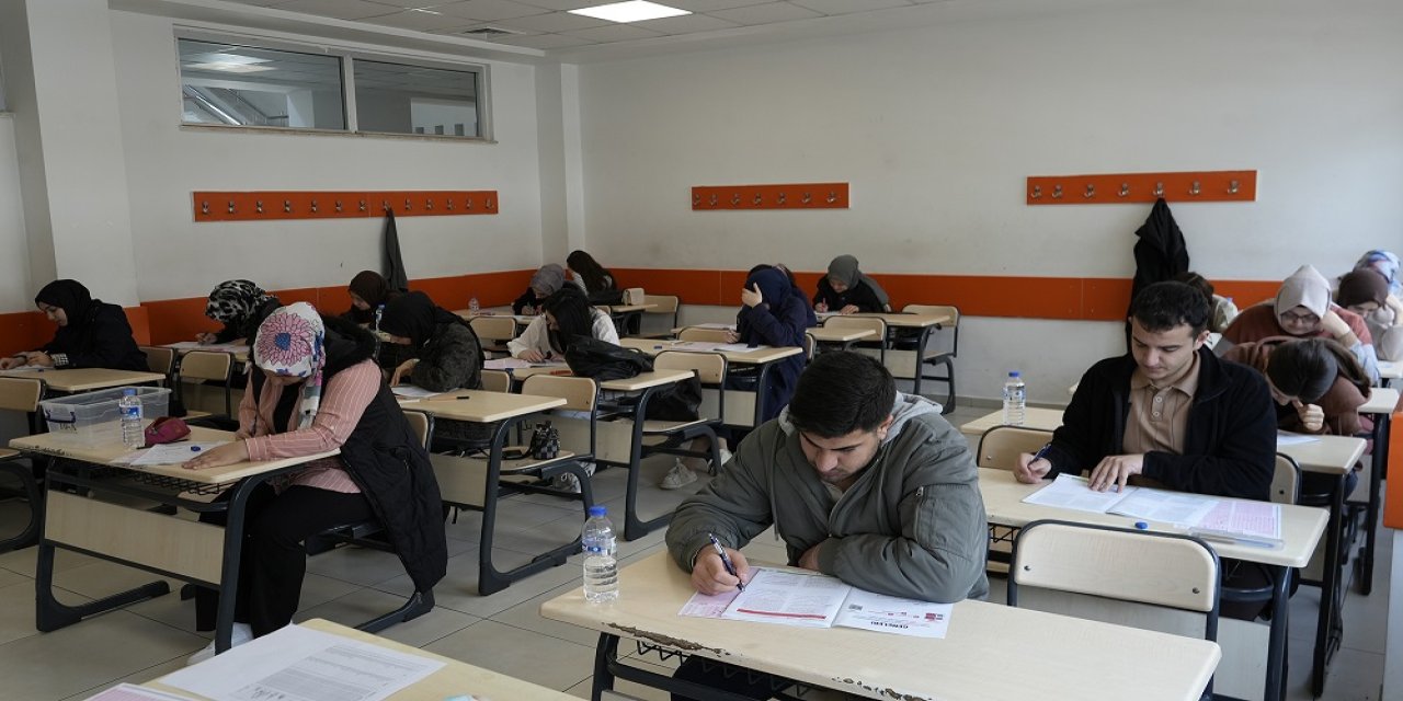 Gençler Gerçek Sınav Atmosferini Denemelerle Yaşıyor