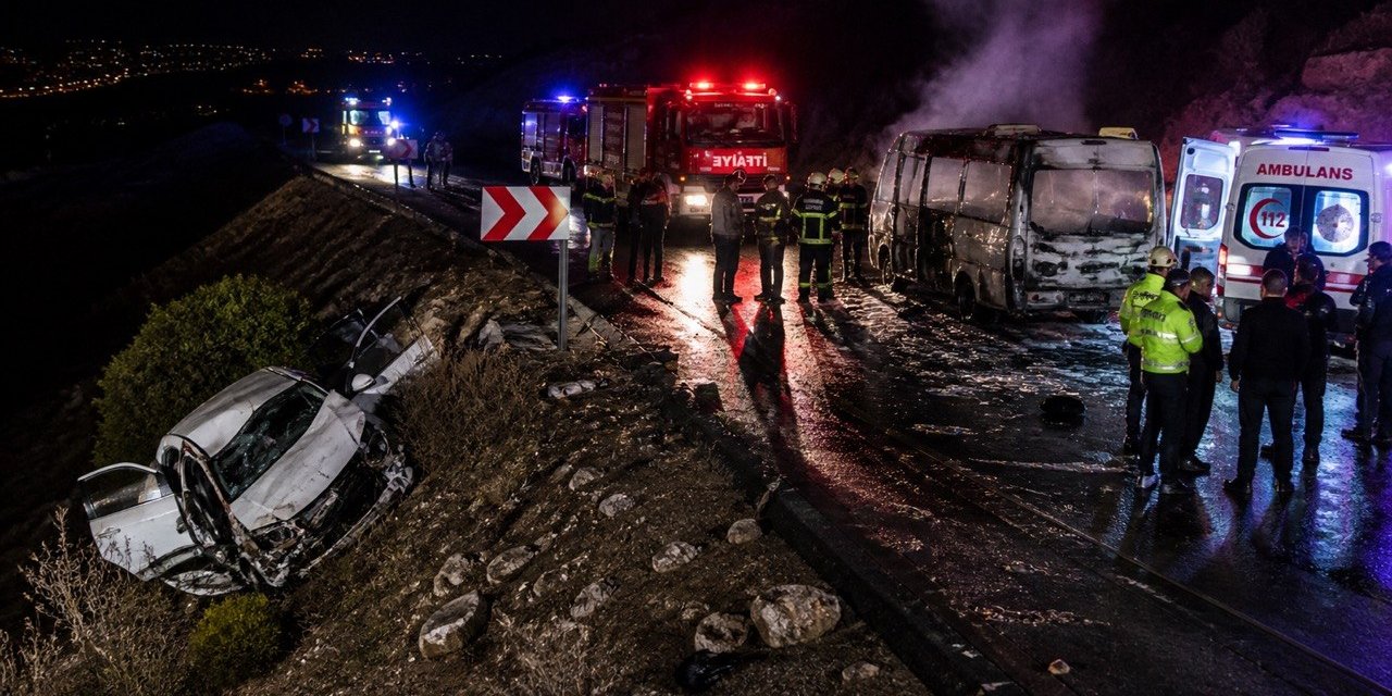 Kahramanmaraş’ta İşçi Servisi ile Otomobil Çarpıştı: 8 Yaralı