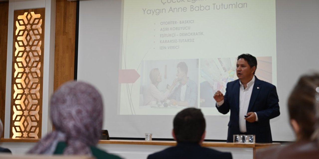 Türkoğlu Belediyesinden dev etkinlik; Ailede çocuklar nasıl yetiştirilmeli?