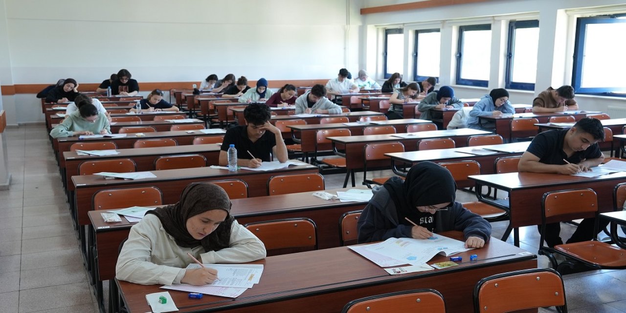 Gençlere YKS Öncesi “Son Prova” Desteği