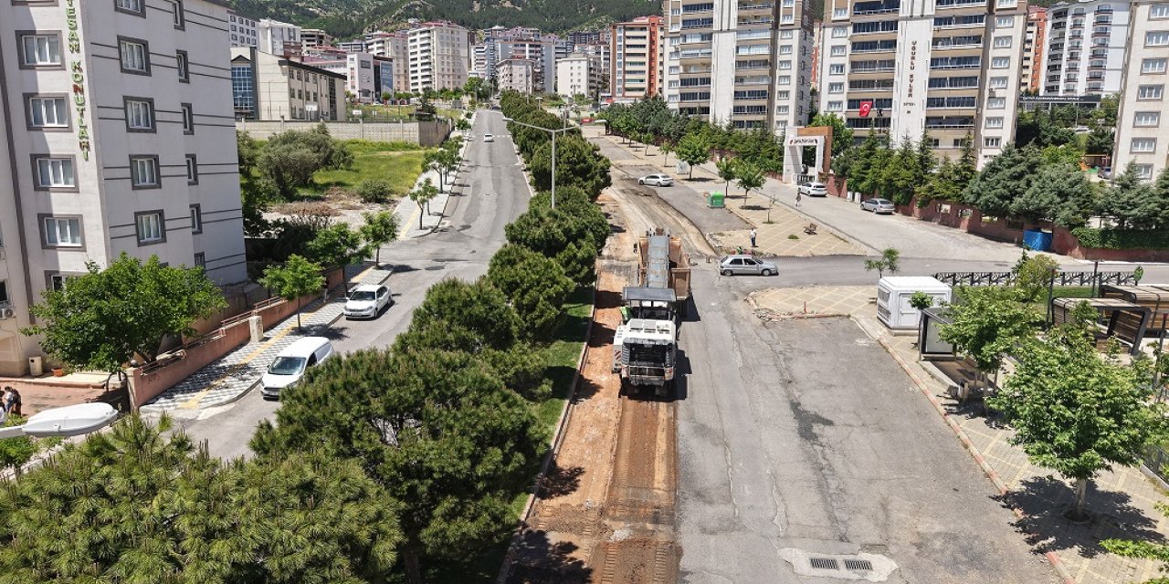 Ahır Dağı Caddesi Asfalta Hazırlanıyor