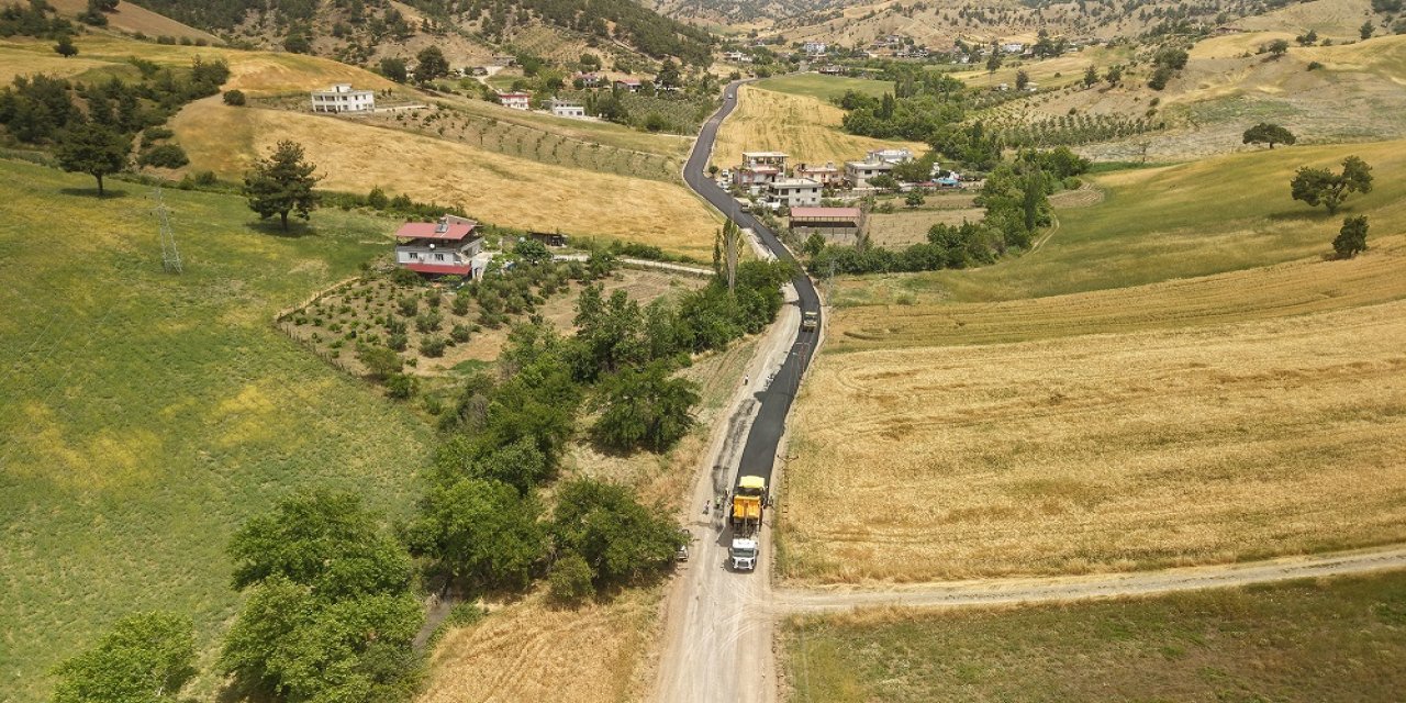 Bulutoğlu’nun 4 Kilometrelik Ana Yolunu Sıcak Asfaltla Buluştu