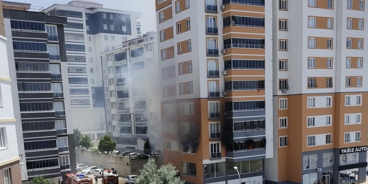 Kahramanmaraş’ta Apartman Yangını: 3 Kişi Hayatını Kaybetti