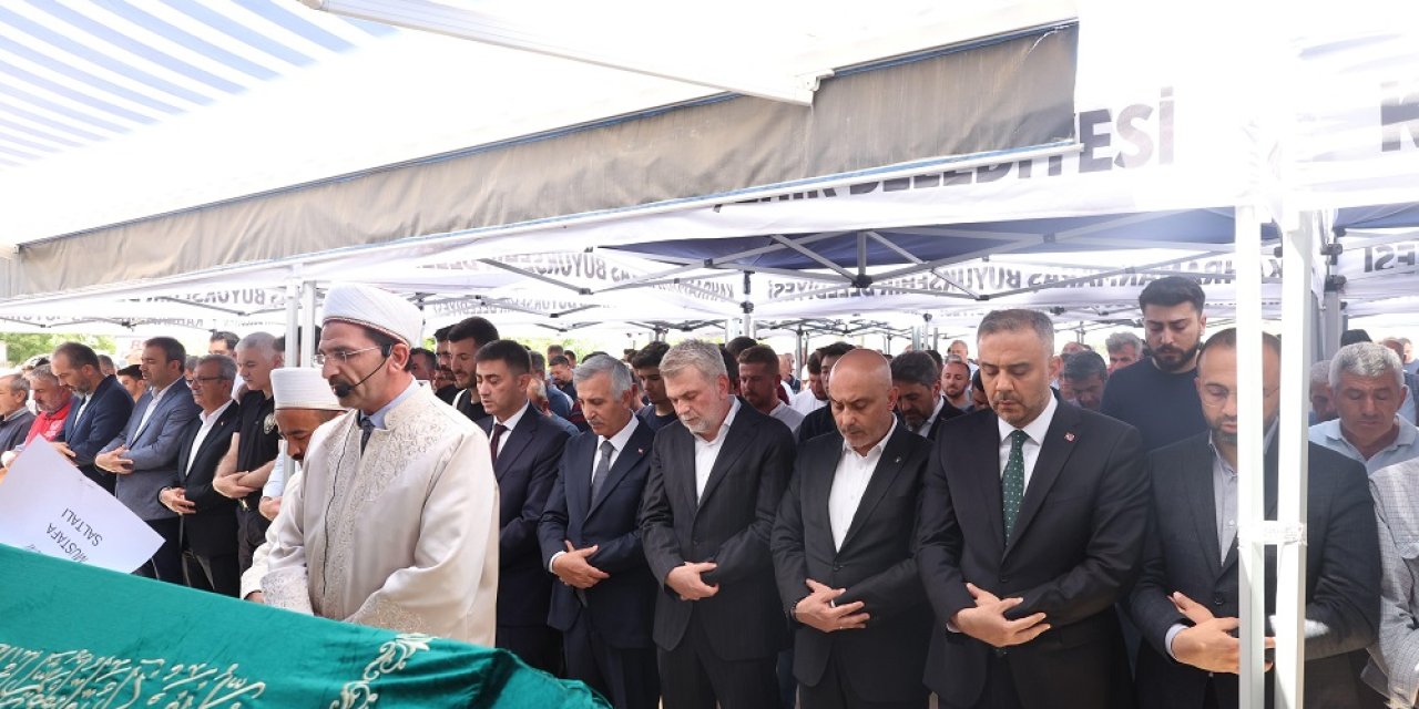 Yangında Hayatını Kaybeden Vatandaşlar Son Yolculuğuna Uğurlandı