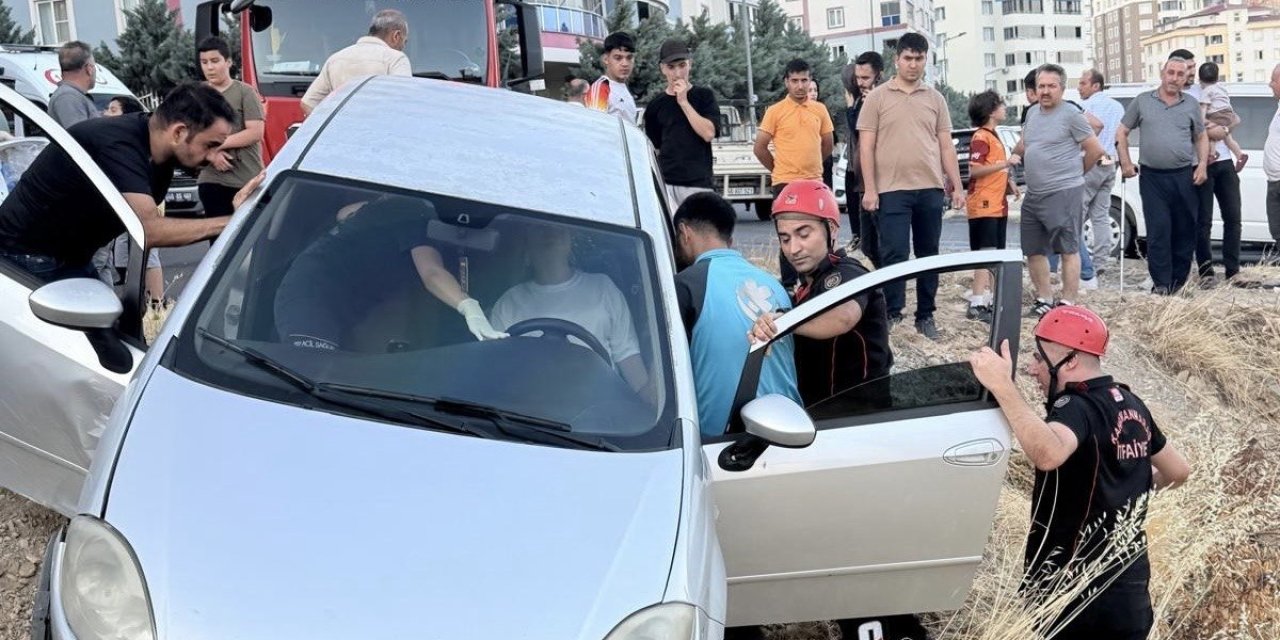 Kahramanmaraş’ta İki Otomobil Çarpıştı: 1 Yaralı