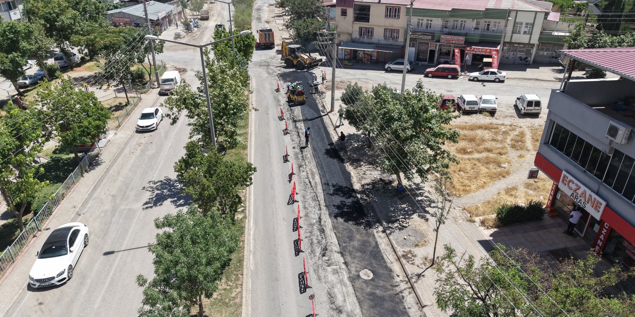 Sürmeli Bey Caddesi’nde Asfaltlama Çalışmalarımız Sürüyor