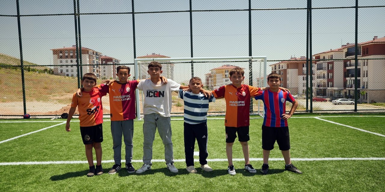 Afşin’e 3 Yeni Halı Saha, Çocuklara Yeni Oyun Alanı
