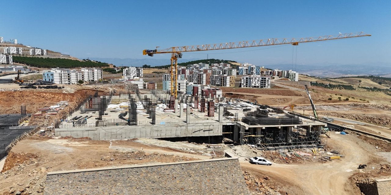 Yeni Sağlık Üssünde Çalışmalar Tüm Hızıyla Sürüyor