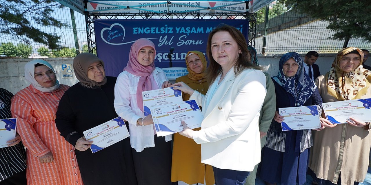 Engelsiz Yaşam Merkezi’nde Emek ve Başarı Sergisi