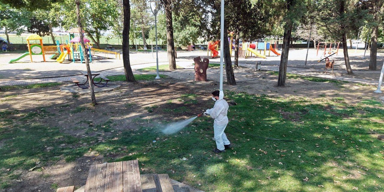 Ekipler, Kene ve Zararlılara Karşı Yeşil Alanlarda Nöbette!
