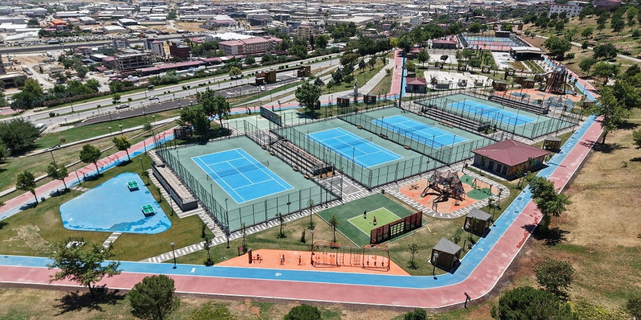 Tenis Kortlarında Çevrimiçi Rezervasyon Sistemi Başladı