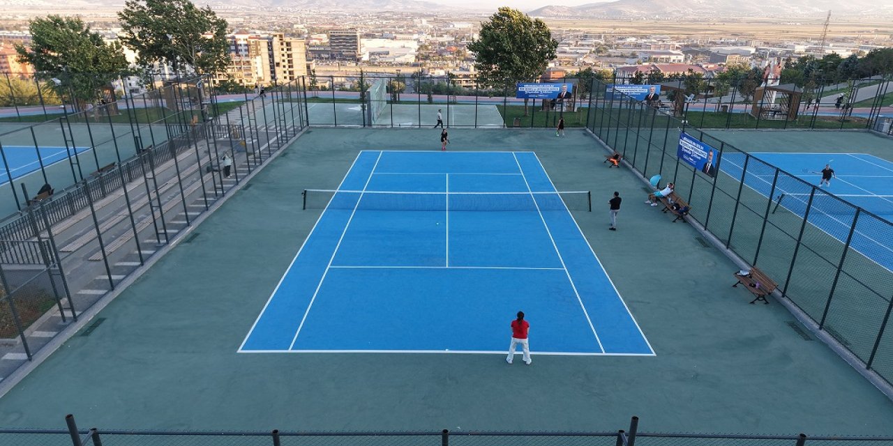 Ödüllü Turnuvada 180 Sporcu Şampiyonluk İçin Ter Döküyor!