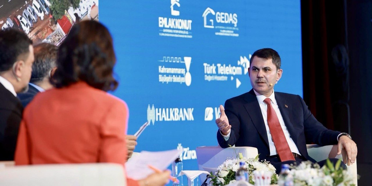 Bakan Kurum, Kahramanmaraş’ta Dirençli Şehirler Zirvesi’ne Katıldı