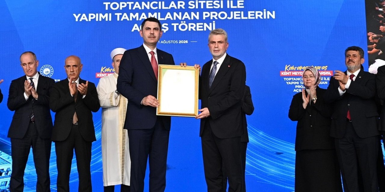Bakan Kurum, İlk “Yeşil Ruhsat”ı Başkan Görgel’e Takdim Etti