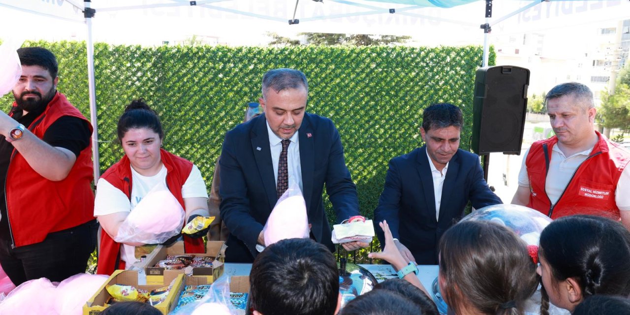 Başkan Toptaş, minik öğrencilerin davetine kayıtsız kalmadı