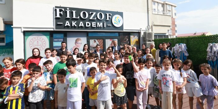 Başkan Toptaş, minik öğrencilerin davetine kayıtsız kalmadı