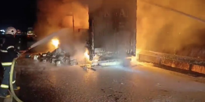 Kahramanmaraş’ta madeni yağ yüklü tır yangında demir yığınına döndü