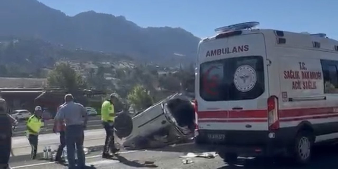 Kahramanmaraş’ta otomobilin takla attığı kazada 1 kişi öldü, 4 kişi yaralandı